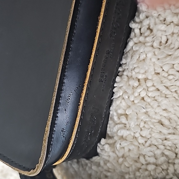 Dr Martens 7" Crossbody Satchel - Picture 7 of 16